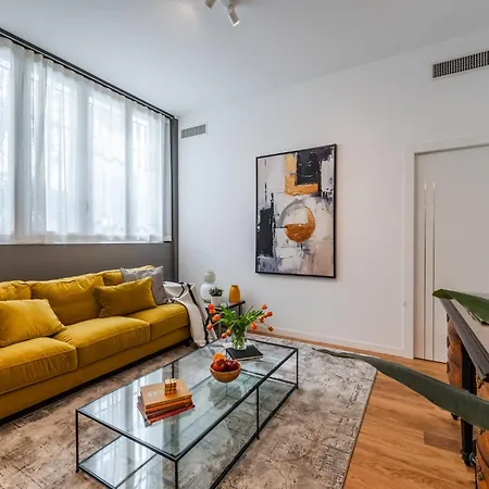 The Golden Retreat - San Babila Duomo Apartment Milan