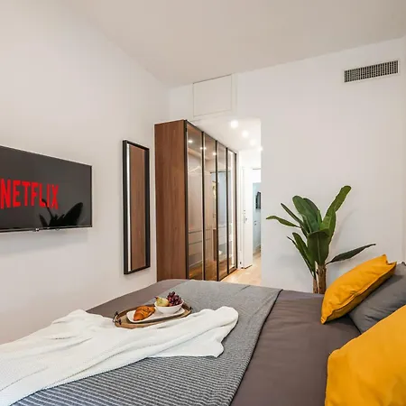 Apartment The Golden Retreat - San Babila Duomo